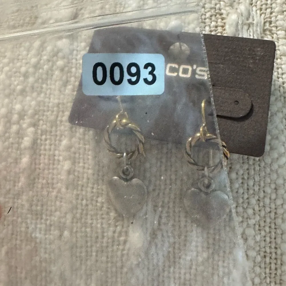 0093-Chico's Gold and Silver Heart Earrings‎